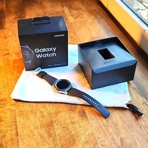 Samsung R805U Galaxy Silver Smart Watch  46mm